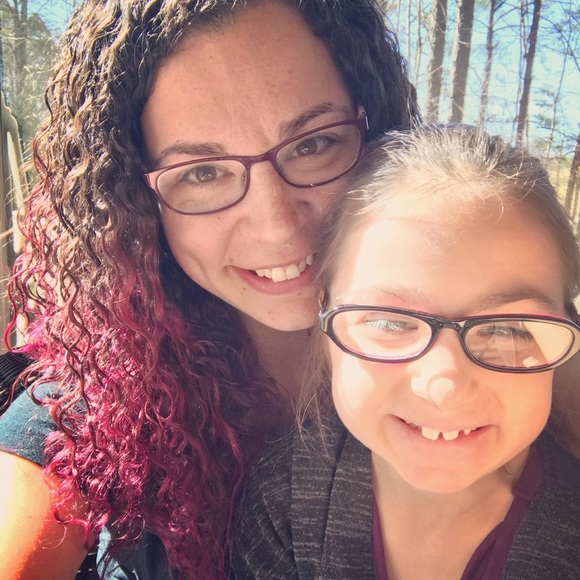 Meet your Posher, Jessica - Picture 2 of 2